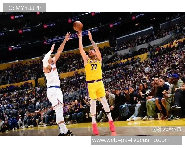 詹东联手砍下30分布伦森伤退湖人加时逆转尼克斯喜迎8连胜