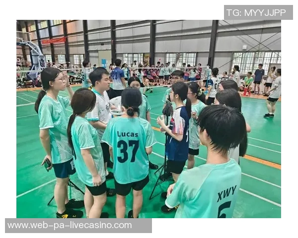 VS奥运:探讨体育竞技中的对抗与合作精神如何塑造运动员的成长与未来 VS奥运:探讨体育竞技中的对抗与合作精神如何塑造运动员的成长与未来